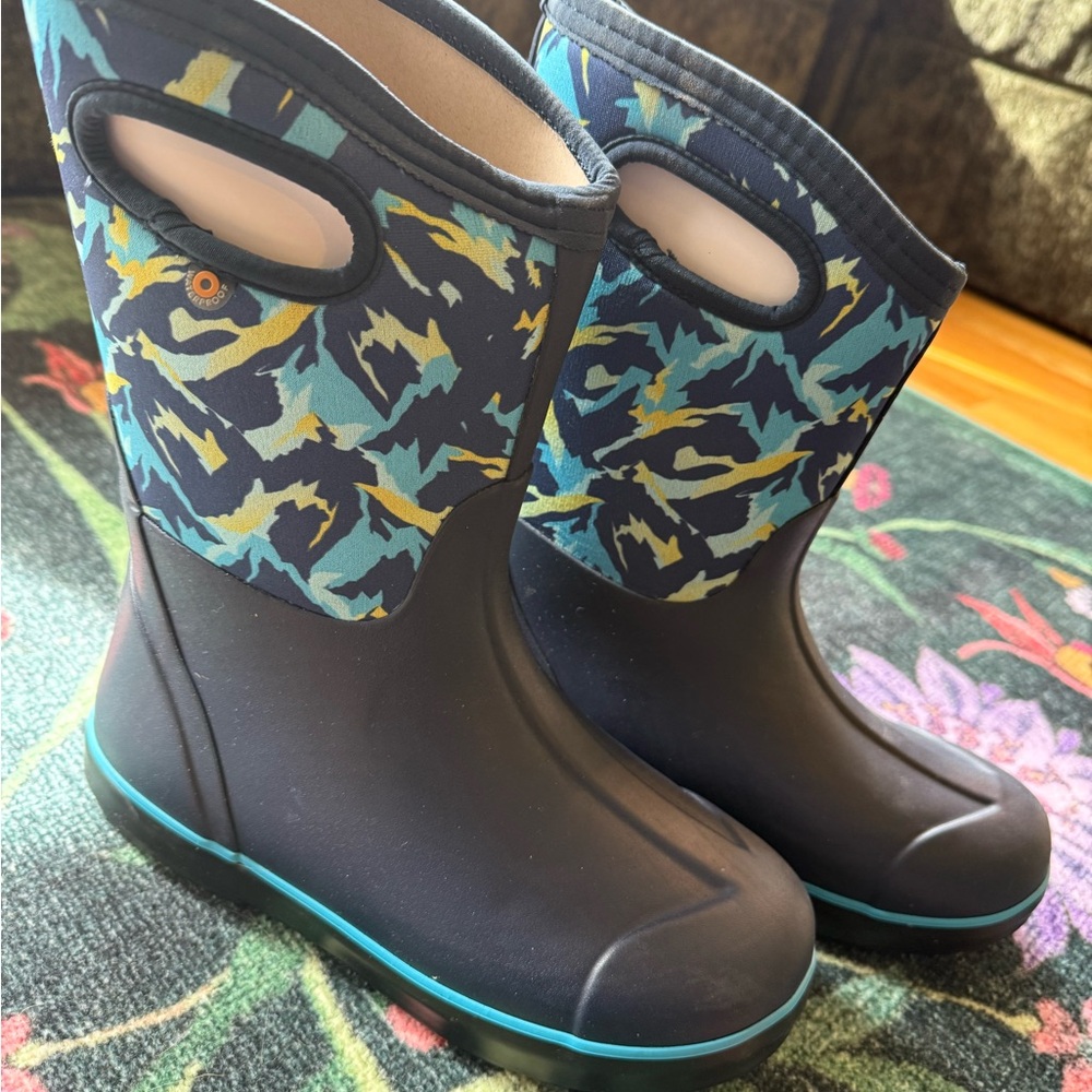 Kids Waterproof Boots with Blue and Yellow Pattern